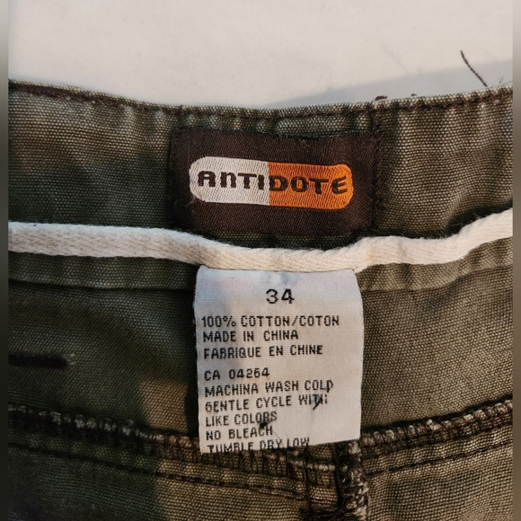 Camouflage cargo shorts - Picture 4 of 4